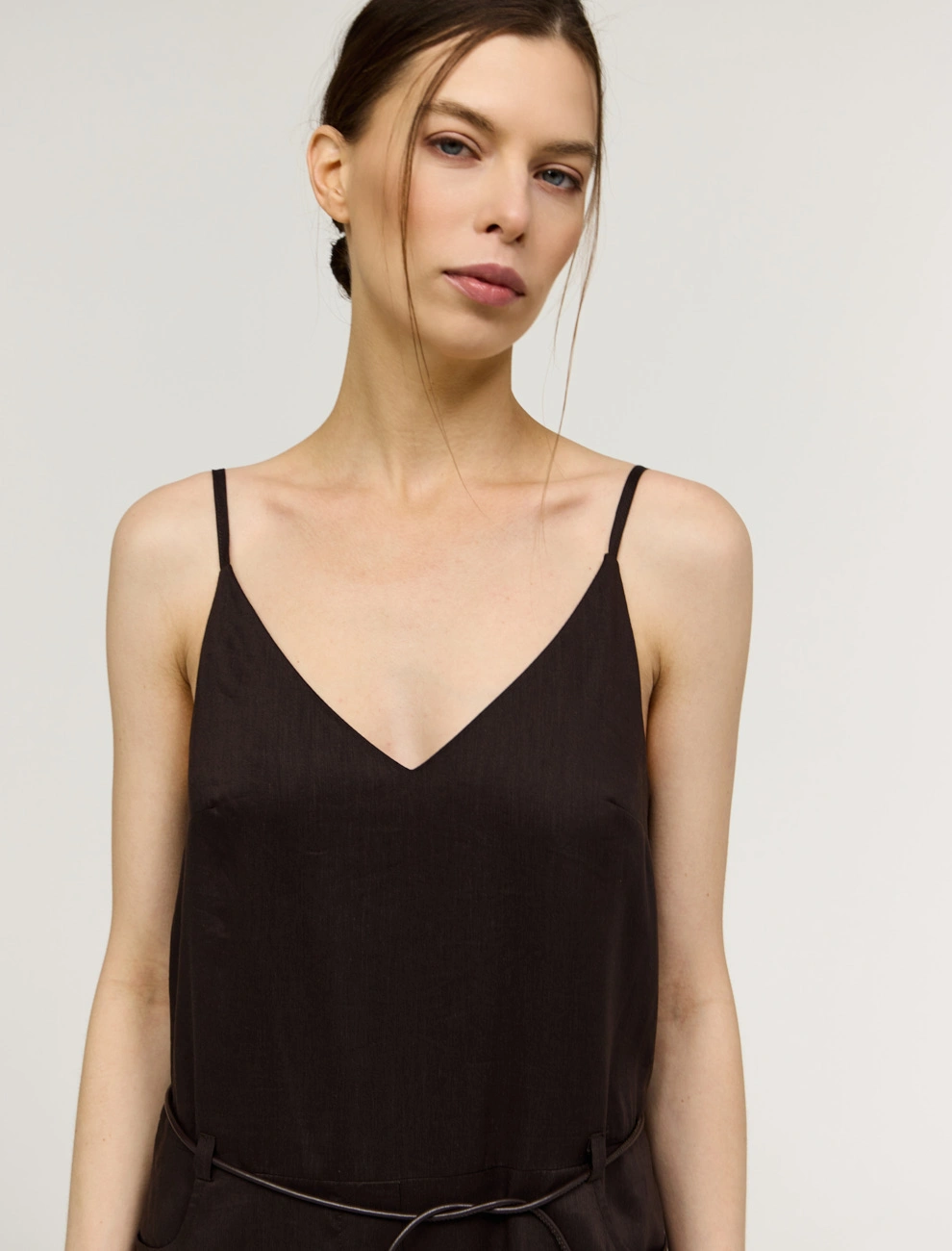 Коричневый комбинезон из крапивы фото 5