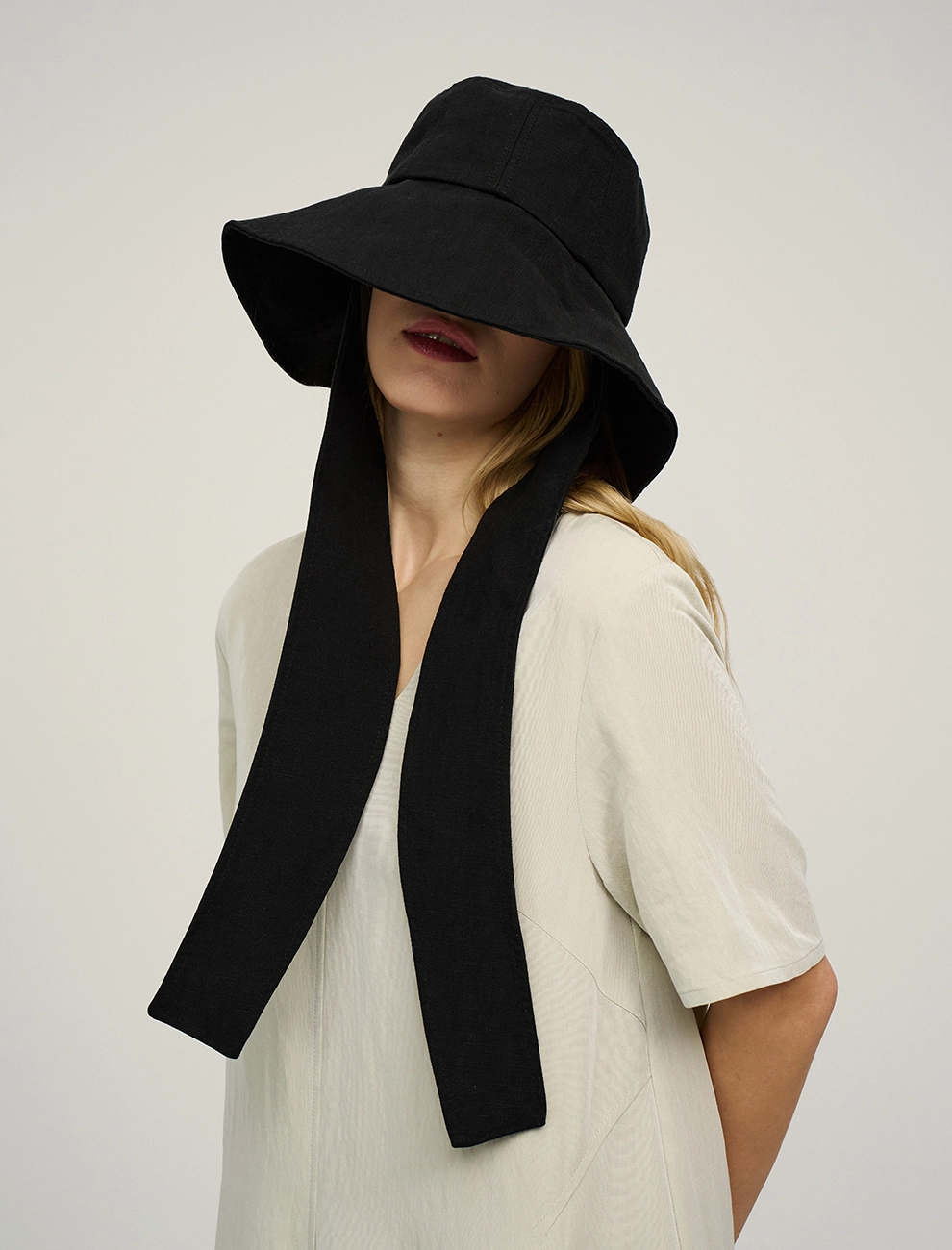 Черная панама с широкими полями фото 3