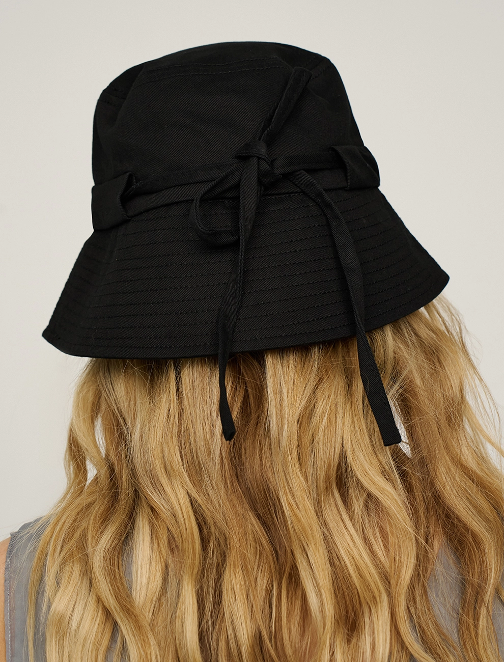 Черная панама с завязками сзади фото 1