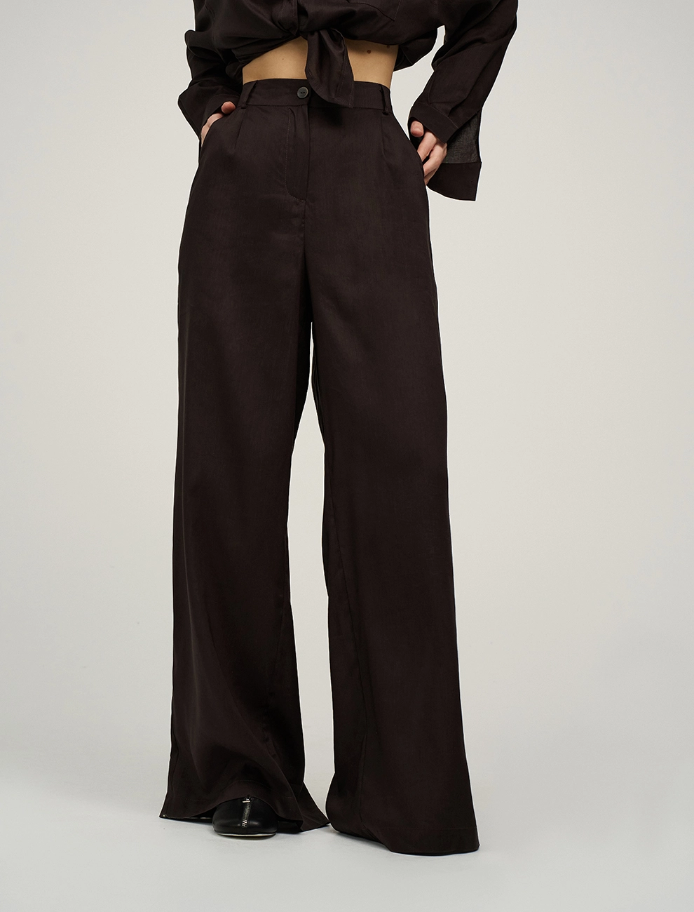 Коричневые брюки из крапивы прямого силуэта фото 3