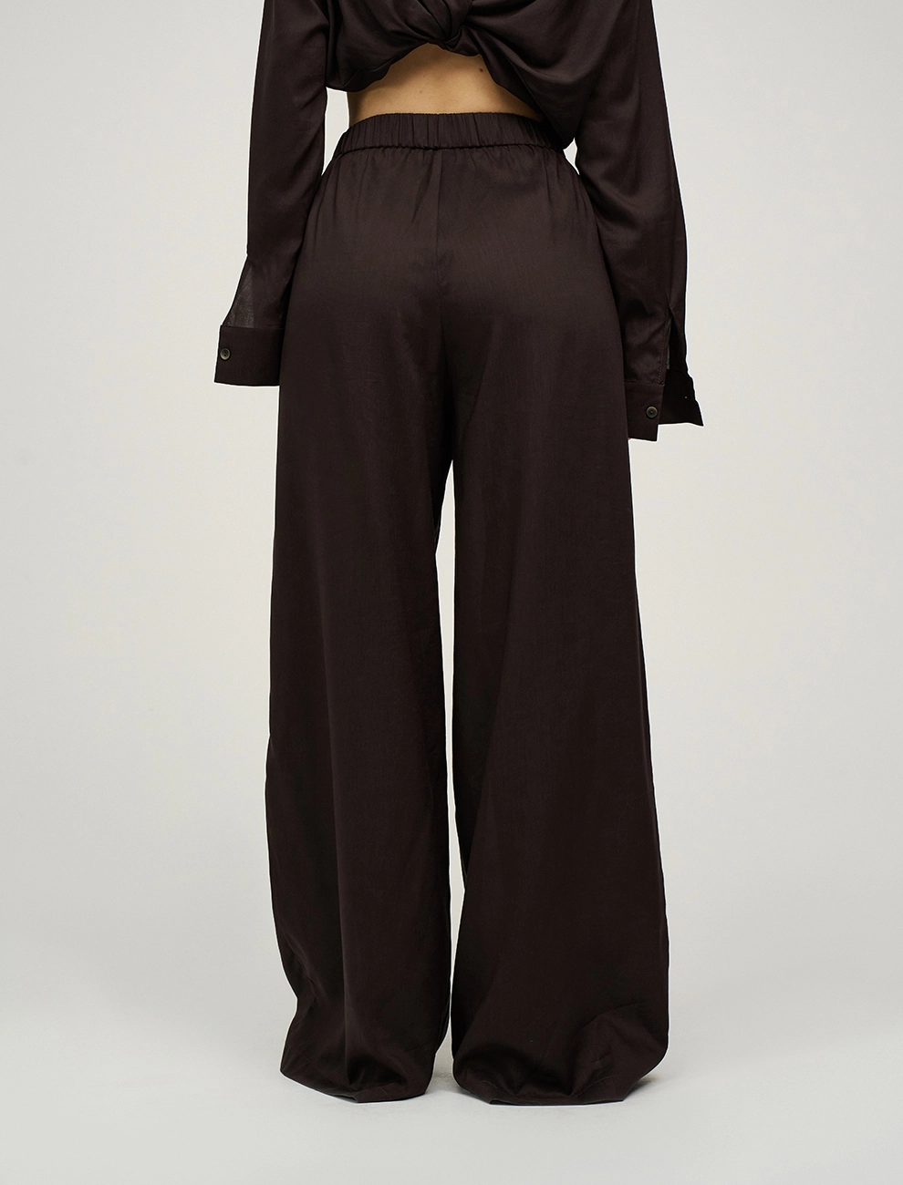 Коричневые брюки из крапивы прямого силуэта фото 2