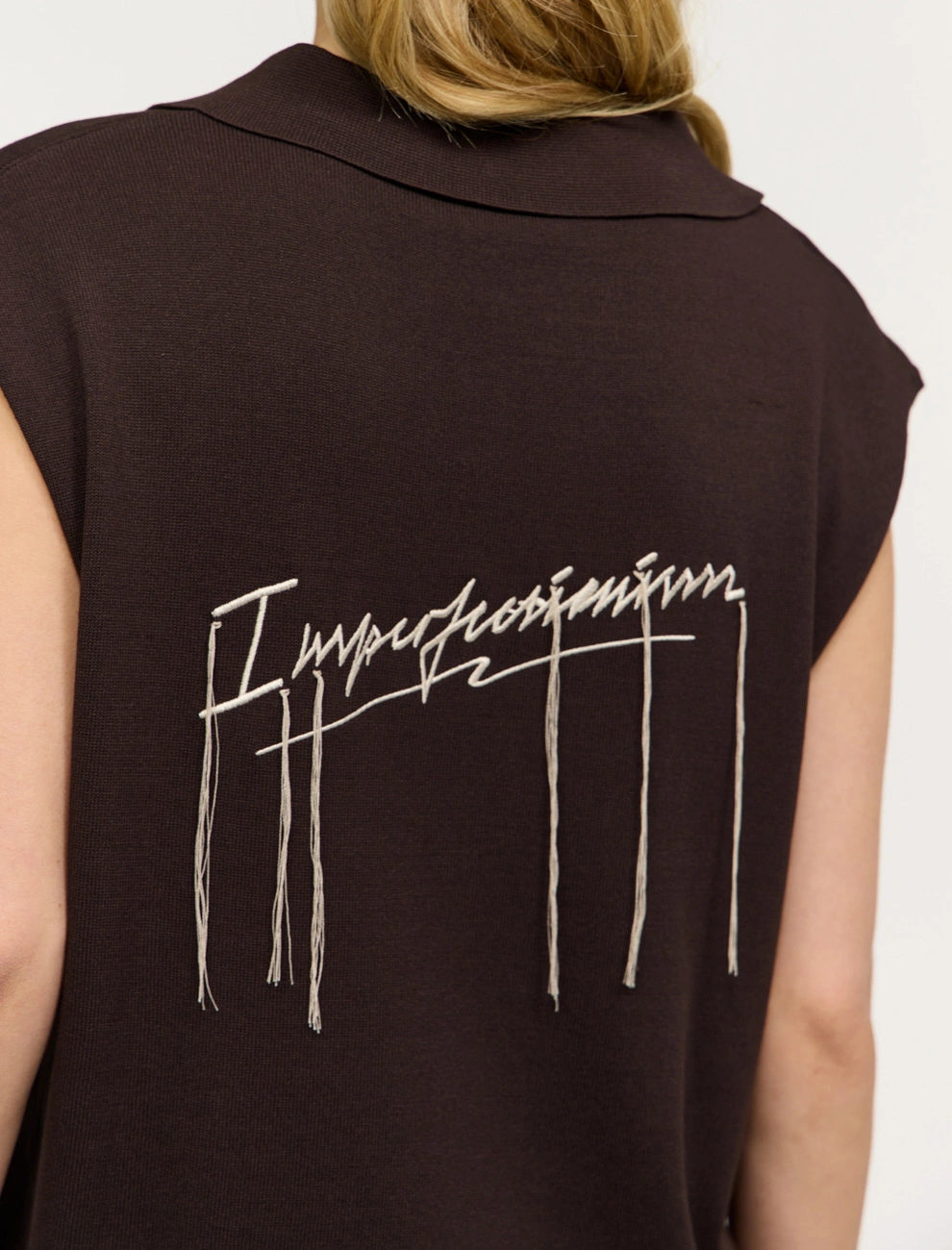 Коричневая блузка  без рукавов Imperfectionism фото 3