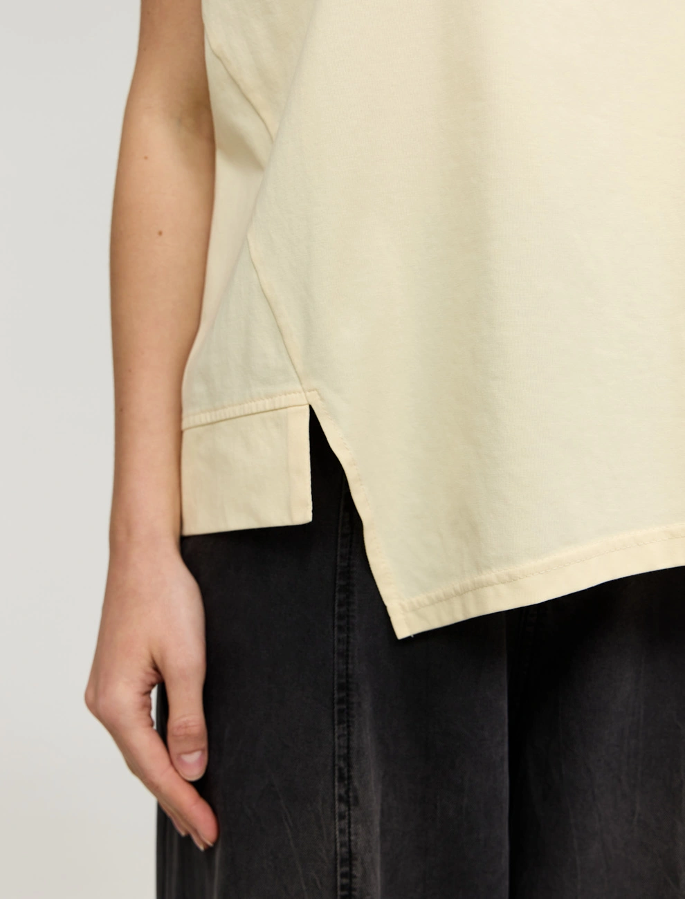 Сливочная блузка с ассиметричным низом фото 3