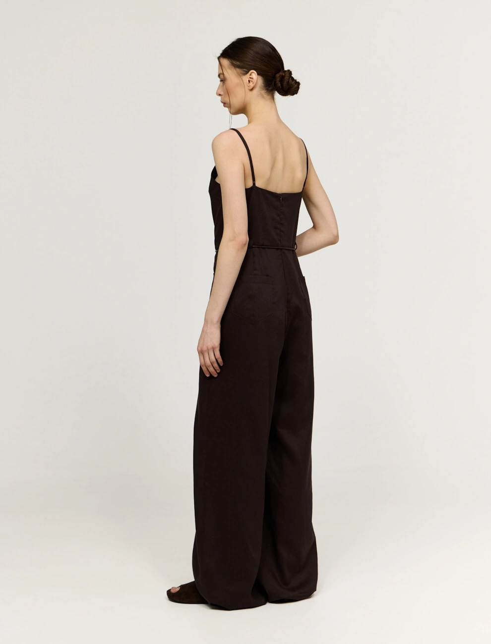 Коричневый комбинезон из крапивы фото 2