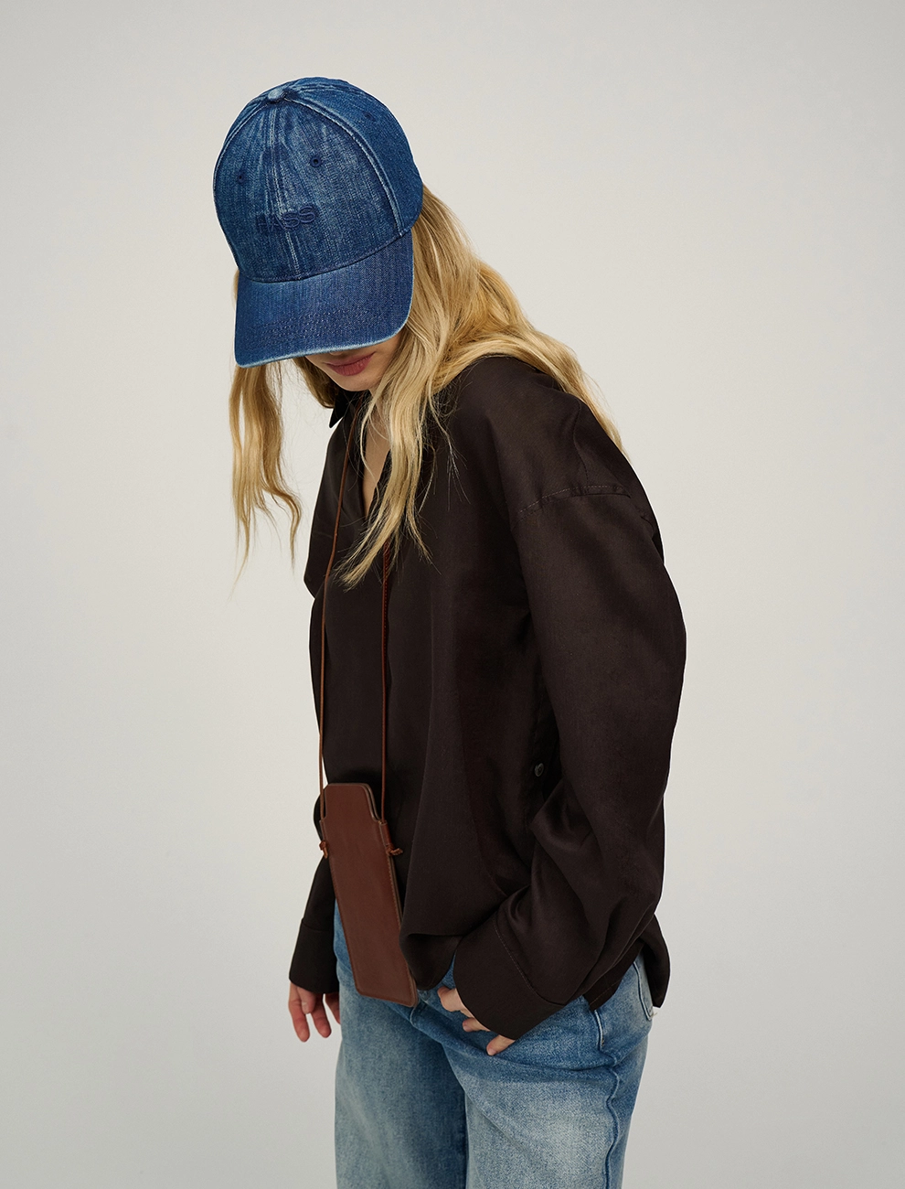 Коричневая блузка с воротником из крапивы фото 1