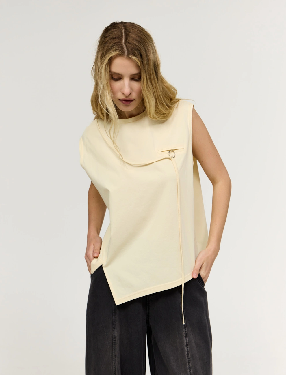 Сливочная блузка с ассиметричным низом фото 1