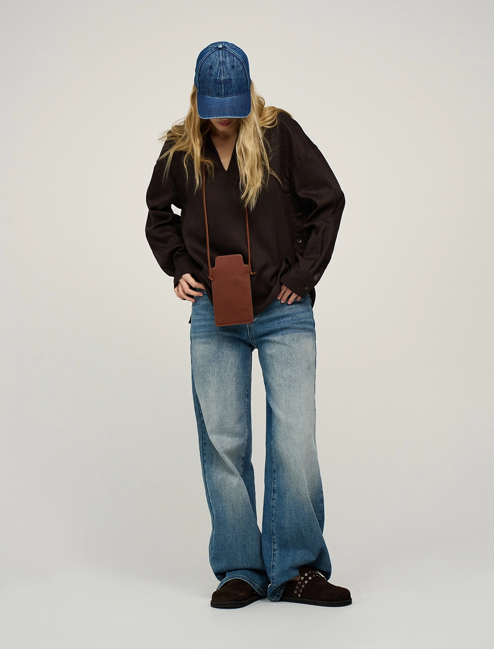 Коричневая блузка с воротником из крапивы фото 0