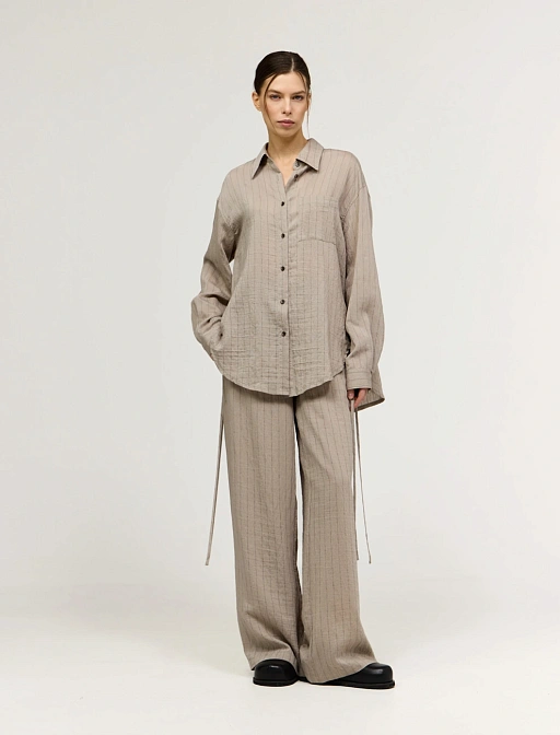 Бежевая рубашка в полоску 