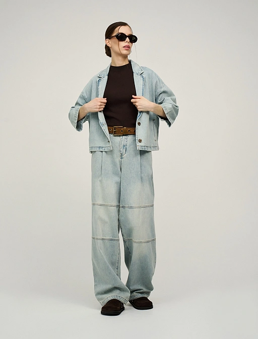 Голубые джинсы-баррель