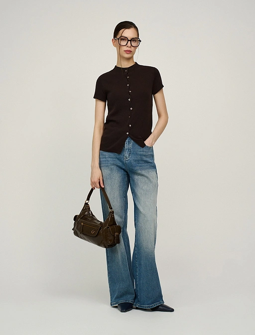 Коричневый джемпер с волнообразной застежкой