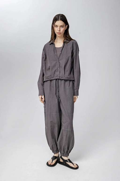 Серые брюки с резами