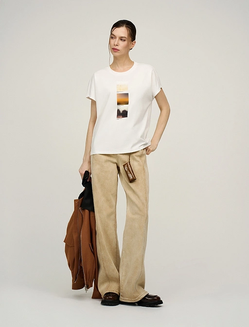 Белая футболка «Абстракция» 